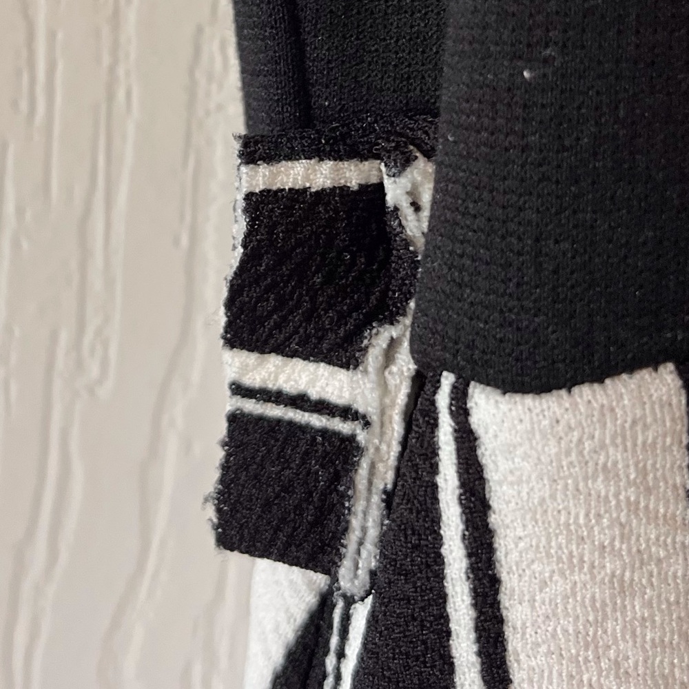Black and white stripped dress from Amazon size Large please read description - Picture 4 of 9